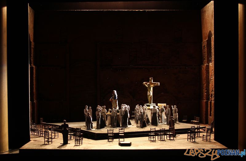 Leoncavallo - _Pajace Foto: Metropolitan_Opera_Technica Leoncavallo - _Pajace Foto: Metropolitan_Opera_Technica