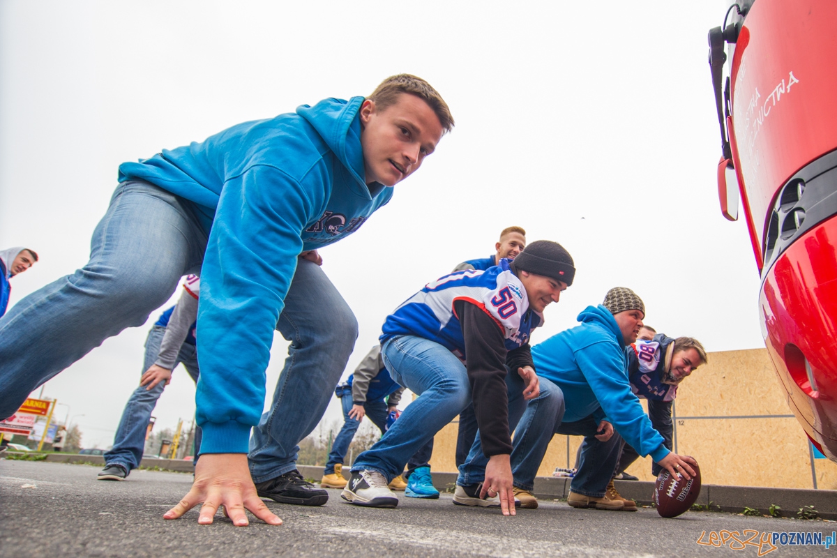 Kozły Poznań przed Krwiobusem Foto: lepszyPOZNAN.pl / Piotr Rychter Kozły Poznań przed Krwiobusem Foto: lepszyPOZNAN.pl / Piotr Rychter