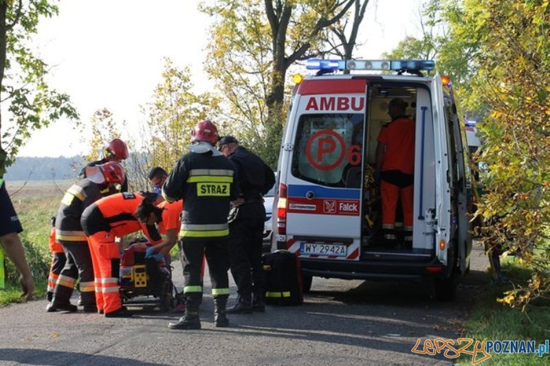 Po wypadku lądował śmigłowiec LPR Foto: PSP Gostyń Po wypadku lądował śmigłowiec LPR Foto: PSP Gostyń