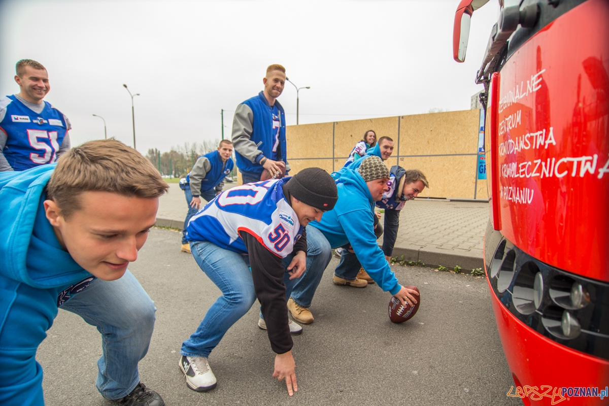 Kozły Poznań przed Krwiobusem Foto: lepszyPOZNAN.pl / Piotr Rychter Kozły Poznań przed Krwiobusem Foto: lepszyPOZNAN.pl / Piotr Rychter