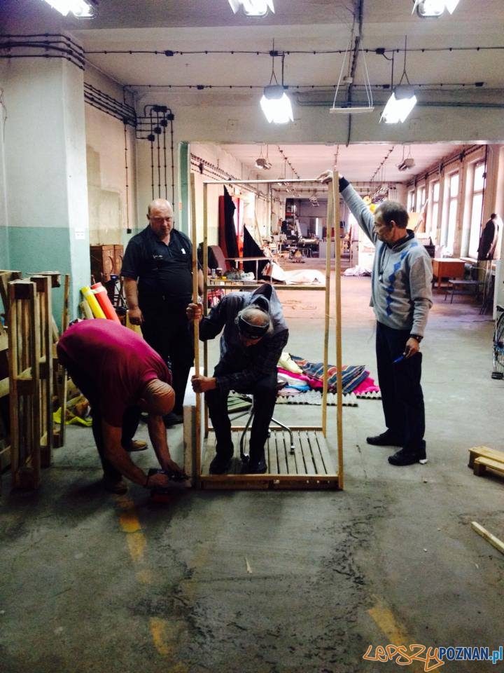 Zakład - przytgotowanie scenografii Foto: Zakład - przytgotowanie scenografii Foto: