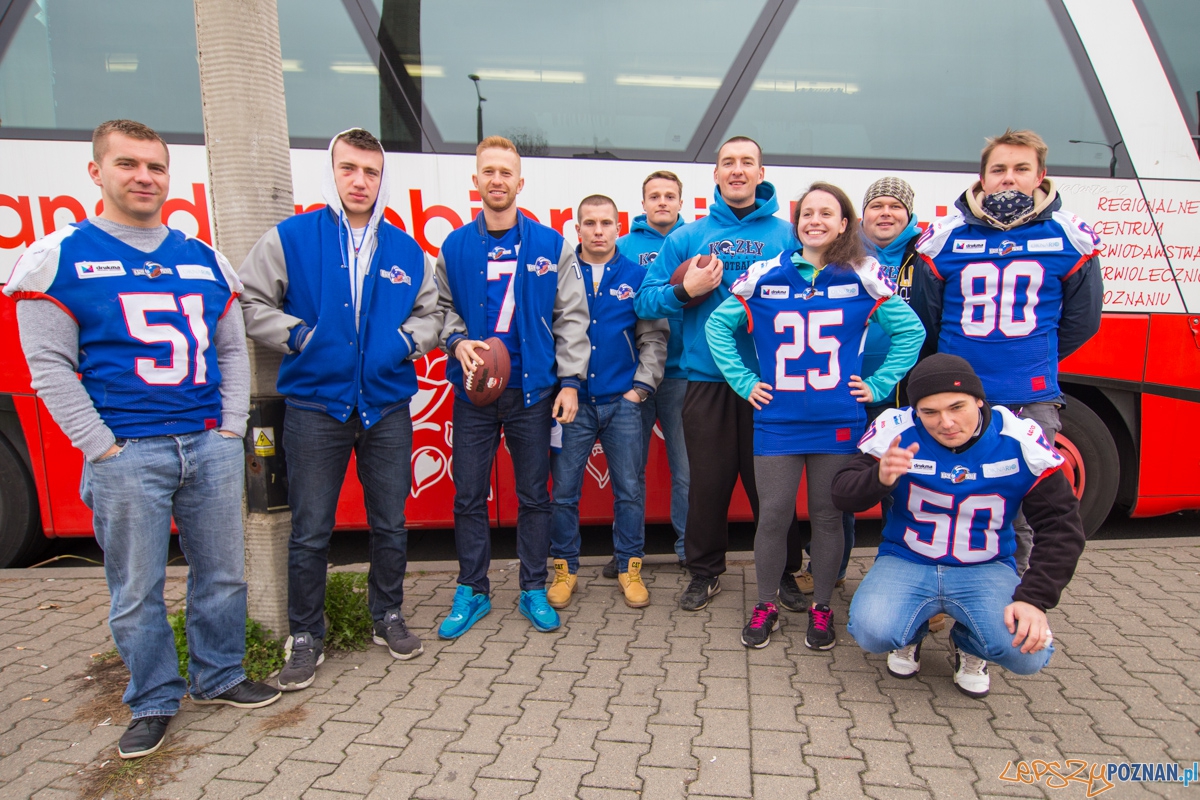 Kozły Poznań przed Krwiobusem Foto: lepszyPOZNAN.pl / Piotr Rychter Kozły Poznań przed Krwiobusem Foto: lepszyPOZNAN.pl / Piotr Rychter