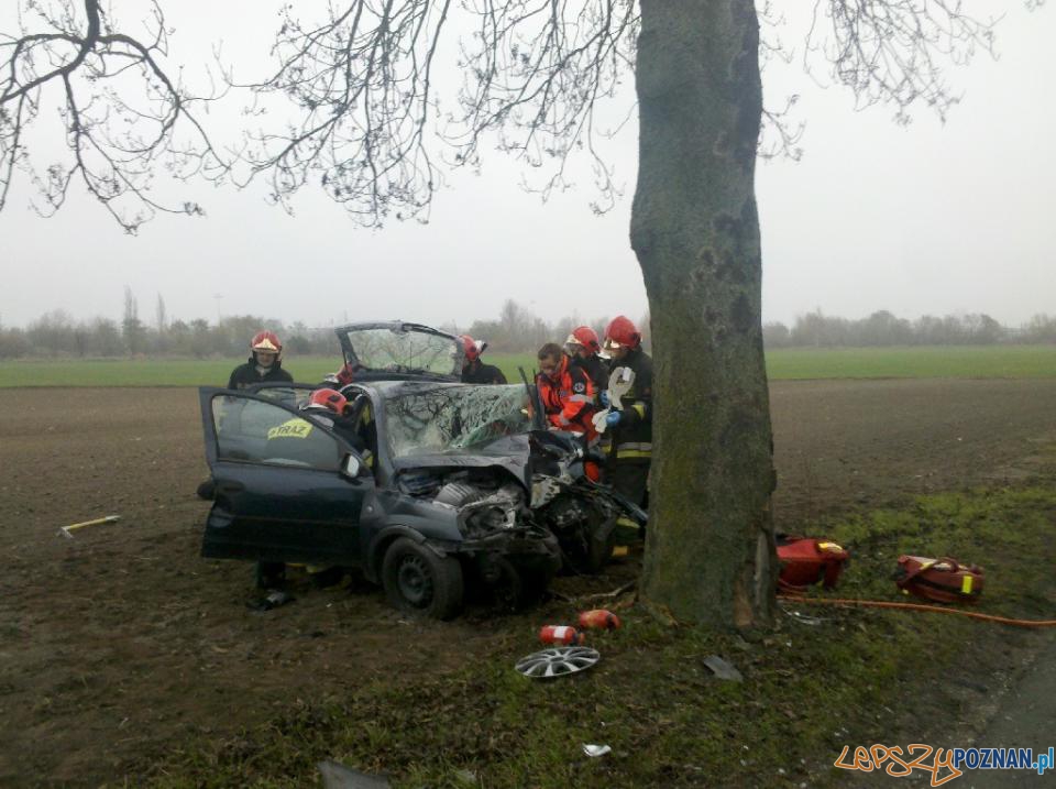Kolejny groźny wypadek na ul. Kobylepole Foto: PSP / Michał Jabłoński Kolejny groźny wypadek na ul. Kobylepole Foto: PSP / Michał Jabłoński