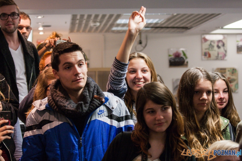 Spotkanie z Eweliną Lisowską (7.11.2014) Empik Foto: © LepszyPOZNAN.pl / Karolina Kiraga Spotkanie z Eweliną Lisowską (7.11.2014) Empik Foto: © LepszyPOZNAN.pl / Karolina Kiraga