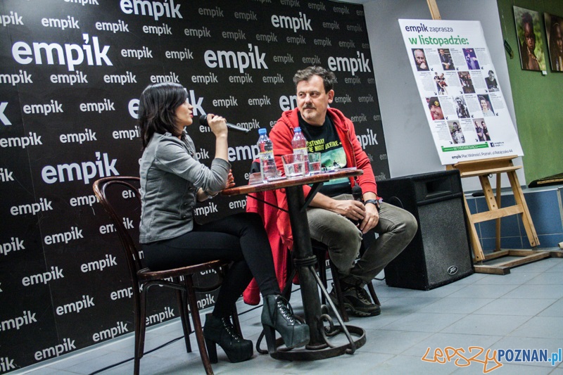 Spotkanie z Eweliną Lisowską (7.11.2014) Empik Foto: © LepszyPOZNAN.pl / Karolina Kiraga Spotkanie z Eweliną Lisowską (7.11.2014) Empik Foto: © LepszyPOZNAN.pl / Karolina Kiraga