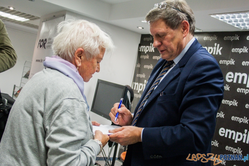 Spotkanie z Leszkiem Balcerowiczem (6.11.2014) Empik Foto: © LepszyPOZNAN.pl / Karolina Kiraga Spotkanie z Leszkiem Balcerowiczem (6.11.2014) Empik Foto: © LepszyPOZNAN.pl / Karolina Kiraga