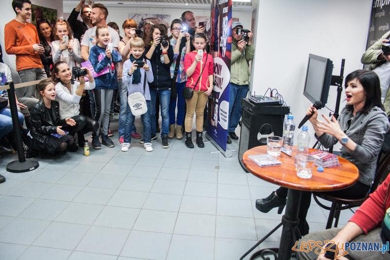 Spotkanie z Eweliną Lisowską (7.11.2014) Empik Foto: © LepszyPOZNAN.pl / Karolina Kiraga Spotkanie z Eweliną Lisowską (7.11.2014) Empik Foto: © LepszyPOZNAN.pl / Karolina Kiraga