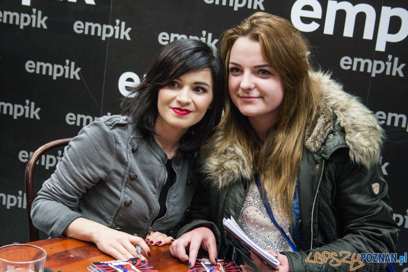 Spotkanie z Eweliną Lisowską (7.11.2014) Empik Foto: © LepszyPOZNAN.pl / Karolina Kiraga Spotkanie z Eweliną Lisowską (7.11.2014) Empik Foto: © LepszyPOZNAN.pl / Karolina Kiraga