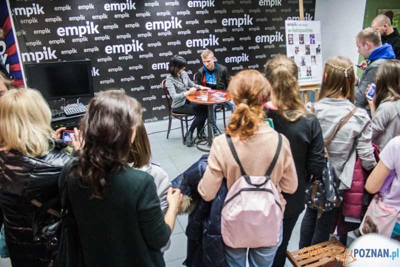 Spotkanie z Eweliną Lisowską (7.11.2014) Empik Foto: © LepszyPOZNAN.pl / Karolina Kiraga Spotkanie z Eweliną Lisowską (7.11.2014) Empik Foto: © LepszyPOZNAN.pl / Karolina Kiraga