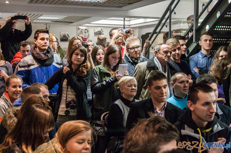 Spotkanie z Eweliną Lisowską (7.11.2014) Empik Foto: © LepszyPOZNAN.pl / Karolina Kiraga Spotkanie z Eweliną Lisowską (7.11.2014) Empik Foto: © LepszyPOZNAN.pl / Karolina Kiraga