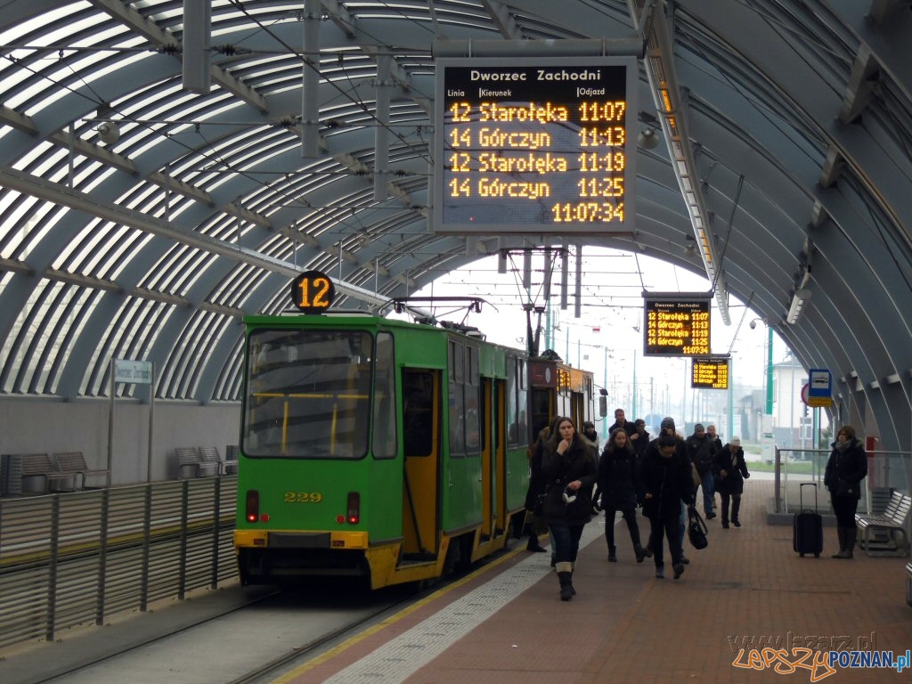 Tablice informacyjne dla pasażerów PESTKI  Foto: lazarz.pl / Janusz Ludwiczak