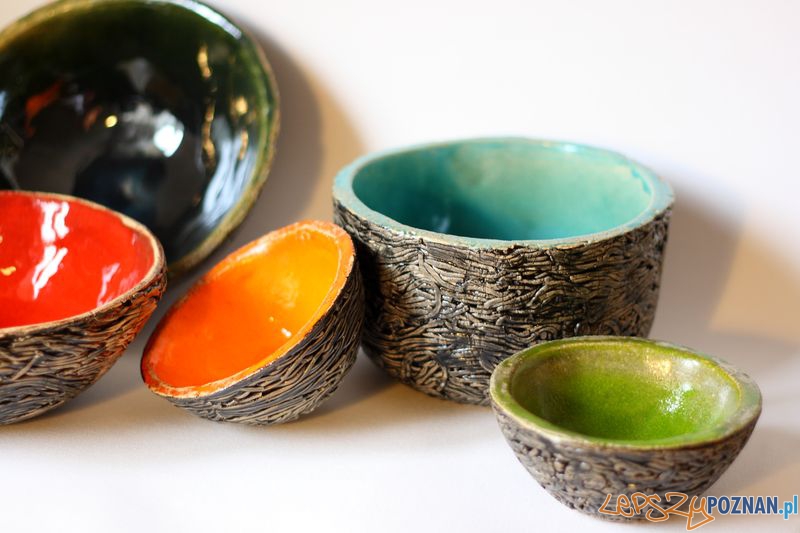 Przedmiot_do_kupienia_na_kiermaszu_swiatecznym_Fot_School_of_Form3  Foto: 