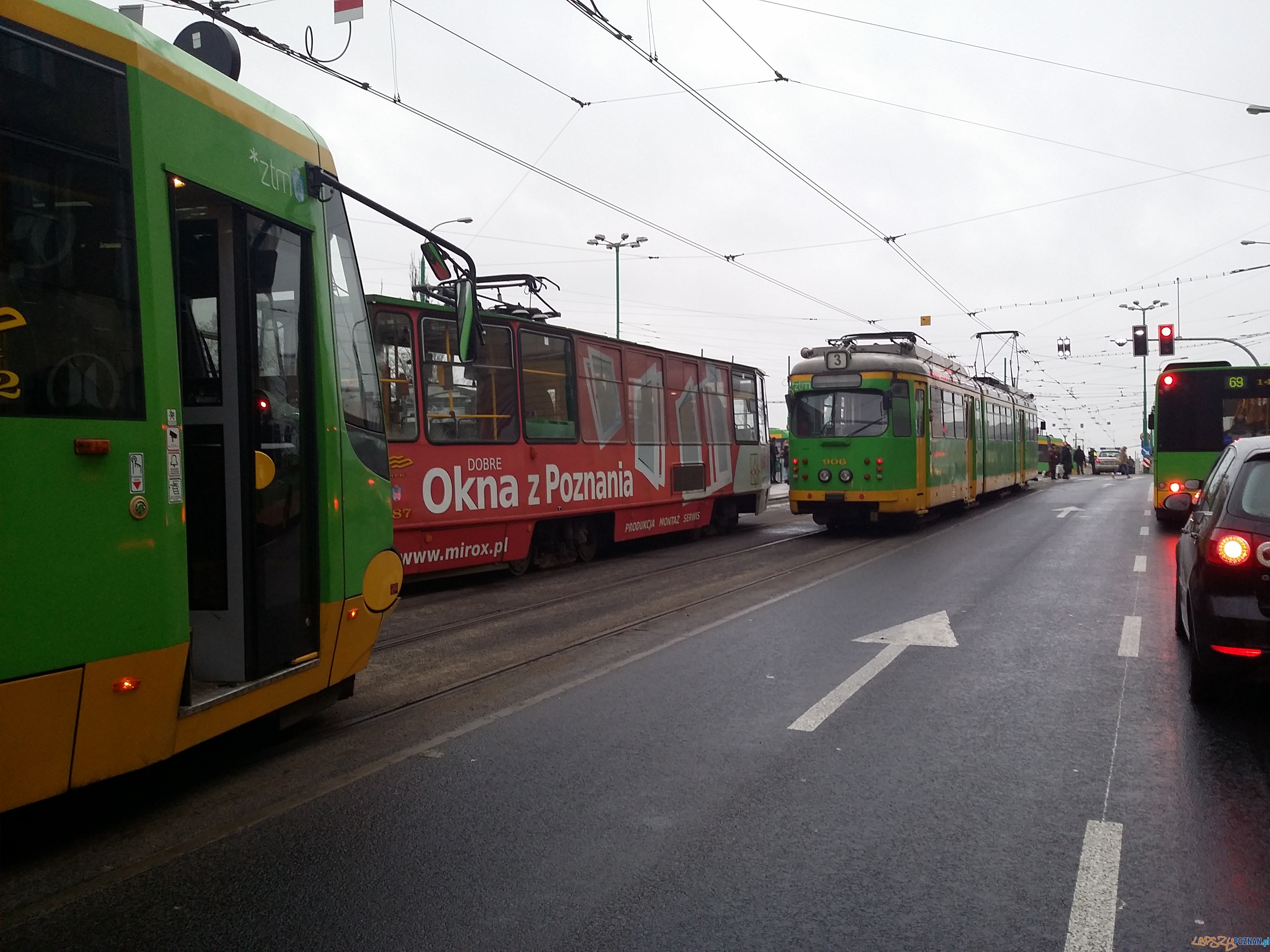 Utrudnienia na Teatralce Foto: news@lepszypoznana.pl Utrudnienia na Teatralce Foto: news@lepszypoznana.pl