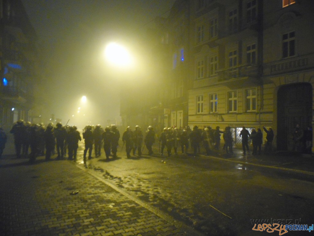 Zatrzymania po sylwestrowej nocy na Małeckiego Foto: lazarz.pl / Janusz Ludwiczak Zatrzymania po sylwestrowej nocy na Małeckiego Foto: lazarz.pl / Janusz Ludwiczak