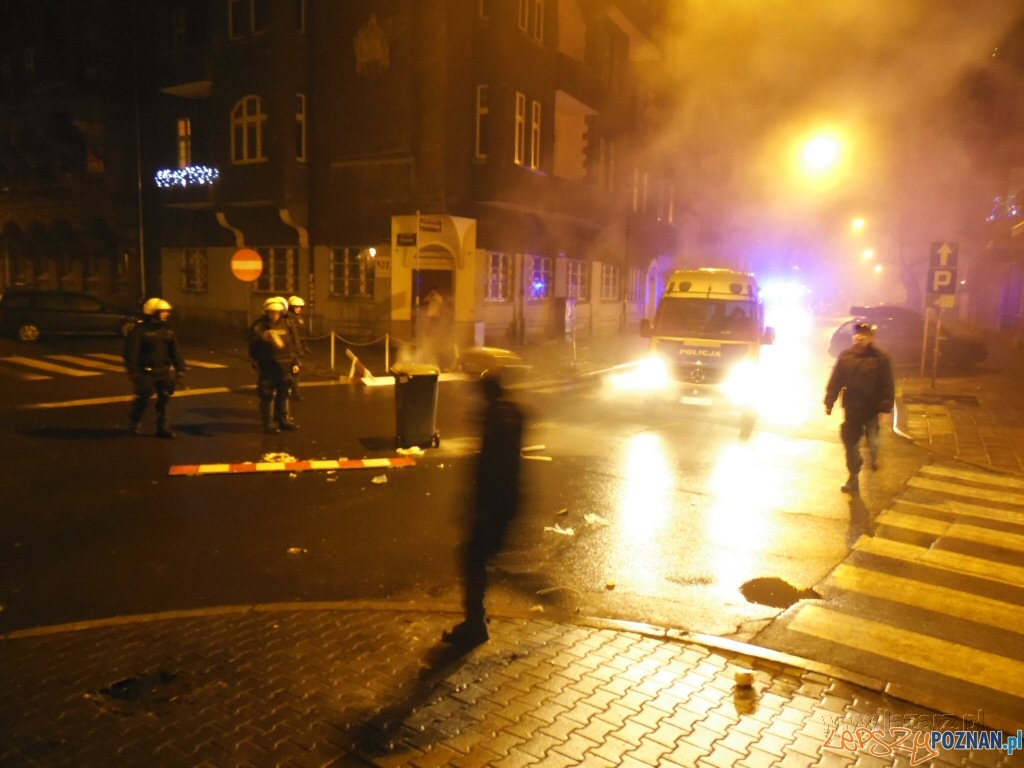 Zatrzymania po sylwestrowej nocy na Małeckiego Foto: lazarz.pl / Janusz Ludwiczak Zatrzymania po sylwestrowej nocy na Małeckiego Foto: lazarz.pl / Janusz Ludwiczak