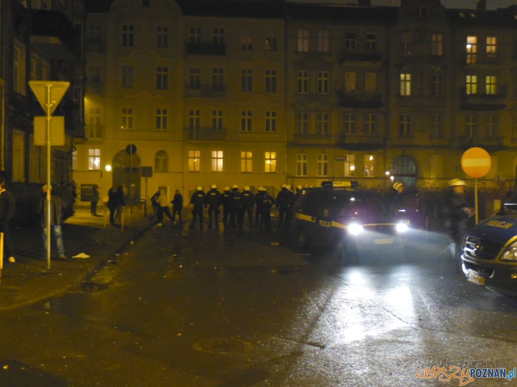 Zatrzymania po sylwestrowej nocy na Małeckiego Foto: lazarz.pl / Janusz Ludwiczak Zatrzymania po sylwestrowej nocy na Małeckiego Foto: lazarz.pl / Janusz Ludwiczak