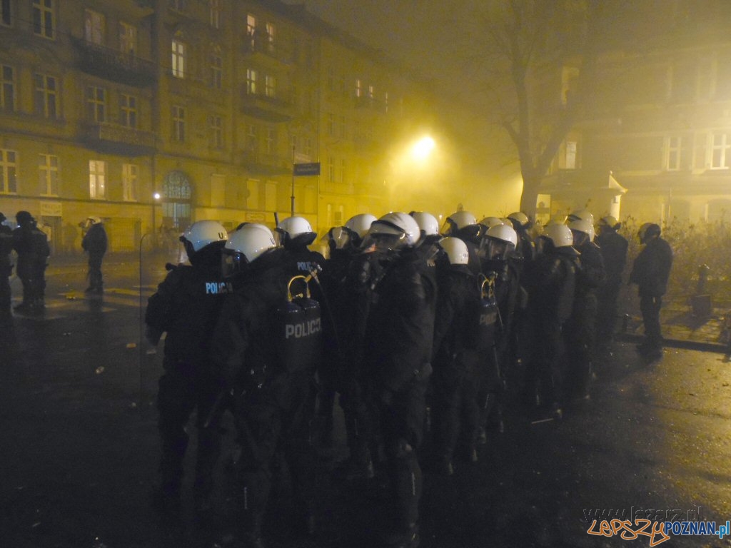 Zatrzymania po sylwestrowej nocy na Małeckiego Foto: lazarz.pl / Janusz Ludwiczak Zatrzymania po sylwestrowej nocy na Małeckiego Foto: lazarz.pl / Janusz Ludwiczak