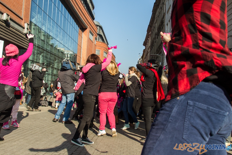 One Billion Rising – Nazywam się Miliard - Poznan 14.02.2015 r. Foto: LepszyPOZNAN.pl / Paweł Rychter One Billion Rising – Nazywam się Miliard - Poznan 14.02.2015 r. Foto: LepszyPOZNAN.pl / Paweł Rychter