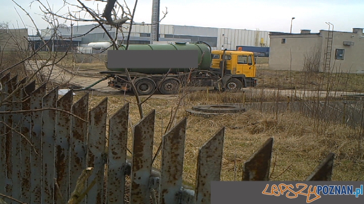 Nielegalny zrzut fekaliów do kanalizacji burzowej Foto: SM Poznań Nielegalny zrzut fekaliów do kanalizacji burzowej Foto: SM Poznań