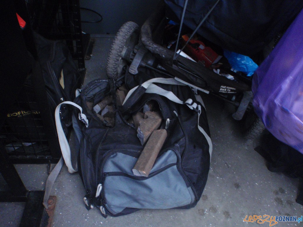 Kradzieże kratek żeliwnych Foto: Straż Miejska Kradzieże kratek żeliwnych Foto: Straż Miejska