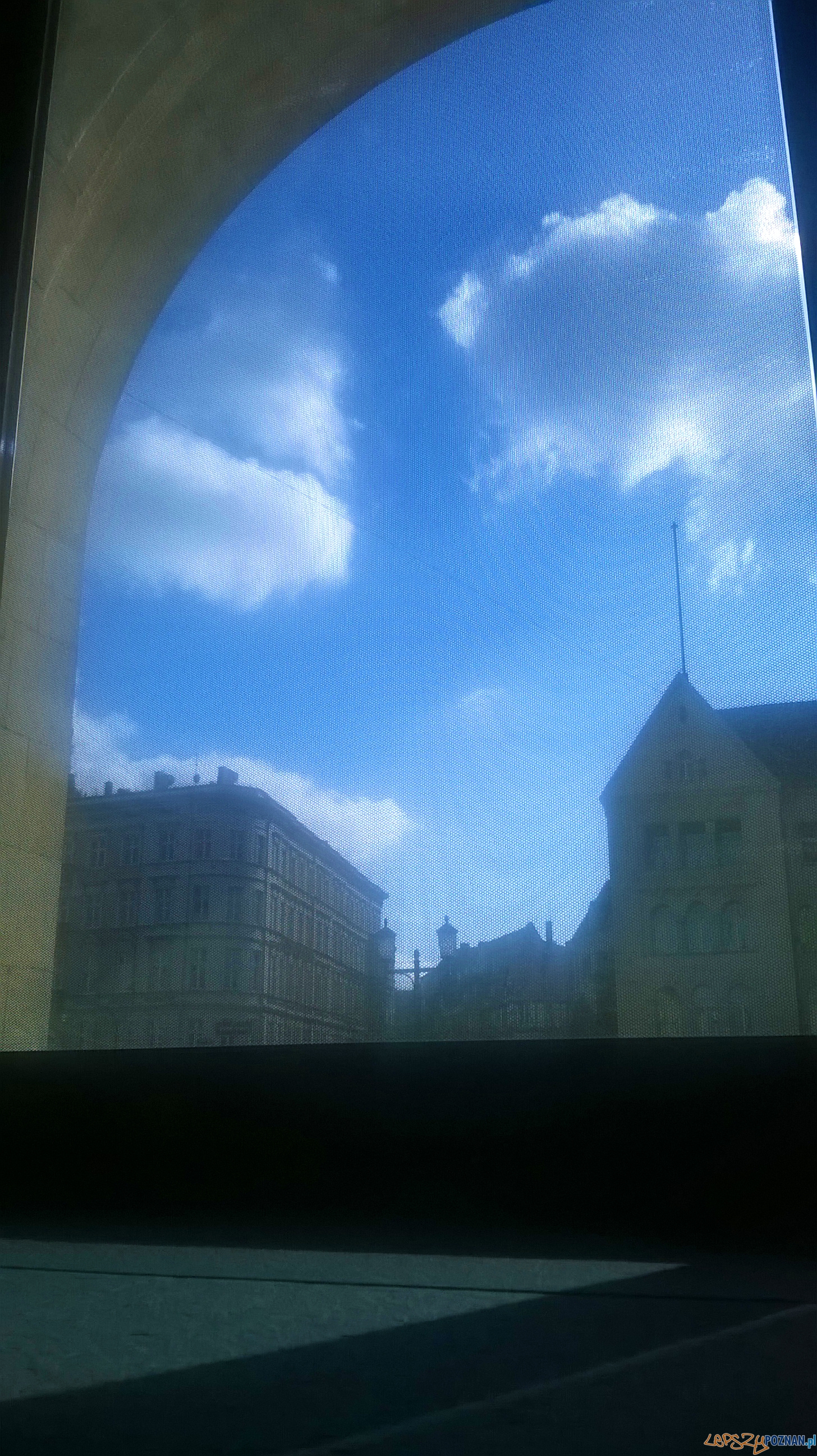 Zamek z perspektywy żaby  Foto: 