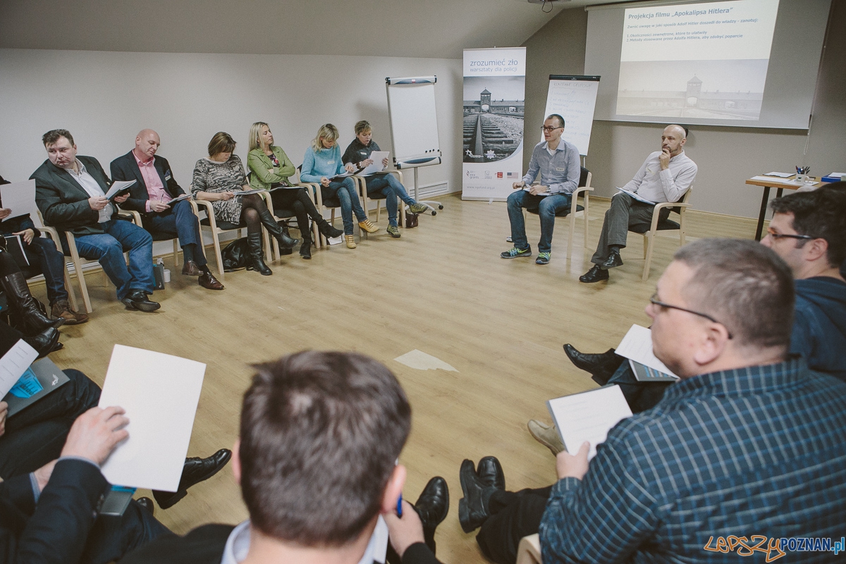 Warsztaty dla policjantów Foto: © Andrzej Rudiak | andrzejrudiak.pl Warsztaty dla policjantów Foto: © Andrzej Rudiak | andrzejrudiak.pl