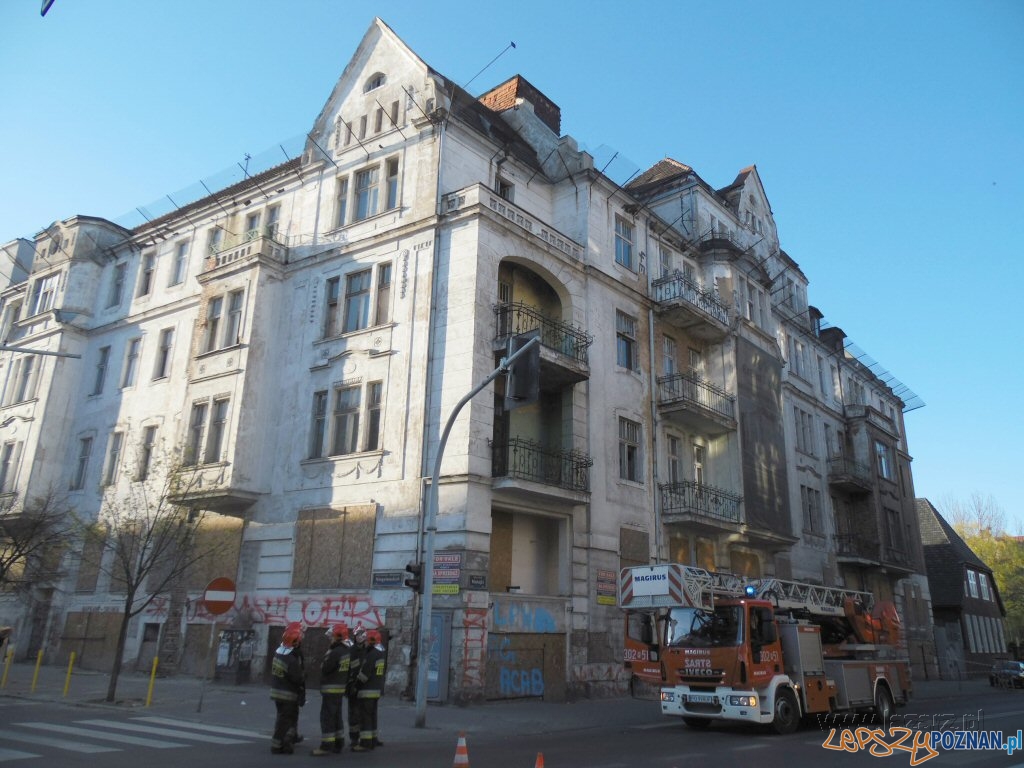 Kamienica się wali, więc zamykają ul. Matejki Foto: lazarz.pl / Janusz Ludwiczak Kamienica się wali, więc zamykają ul. Matejki Foto: lazarz.pl / Janusz Ludwiczak