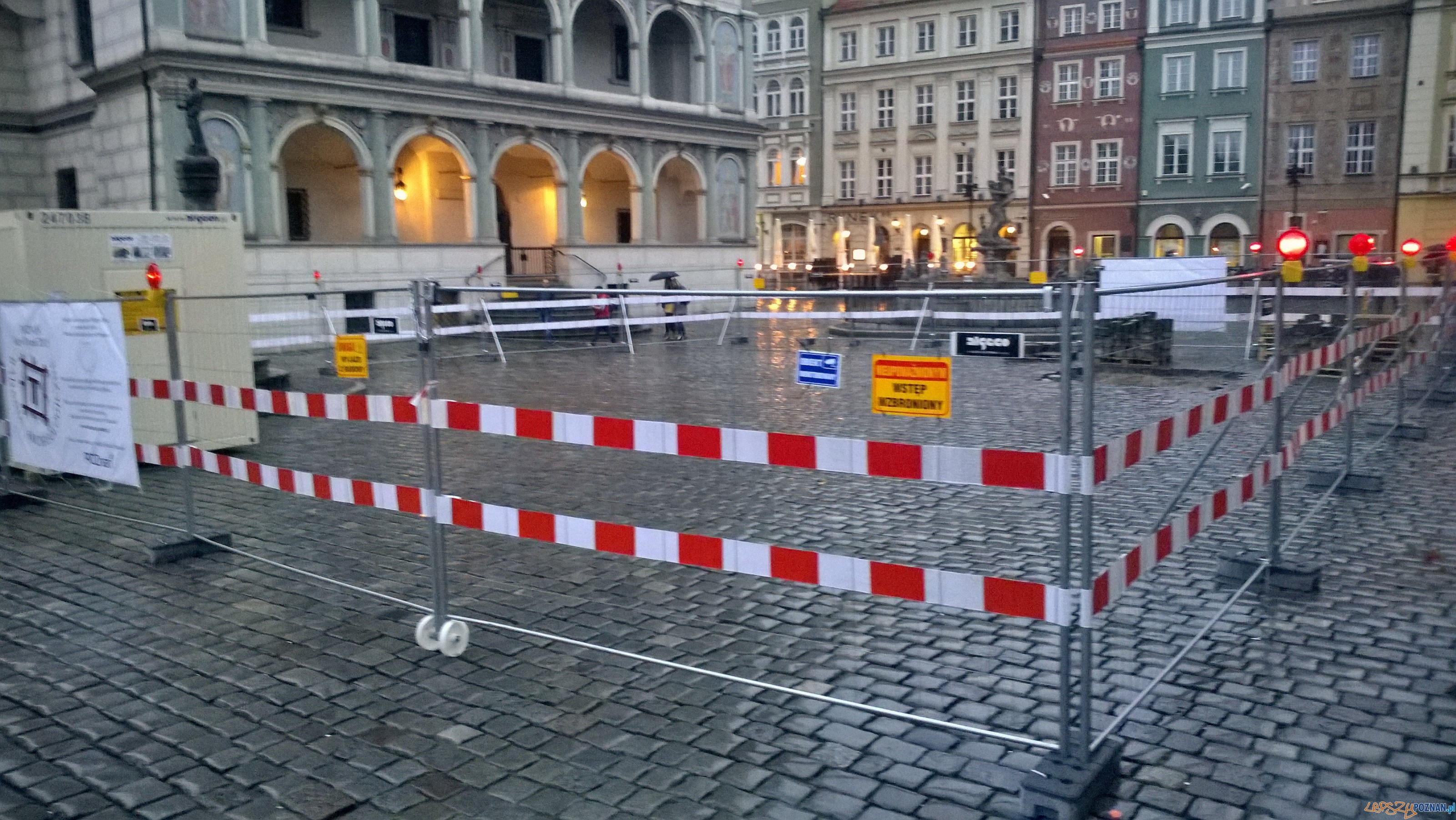 Wykopaliska na Starym Rynku   Foto: TD