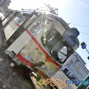 Wypadek na Hetmańskiej - około 30 osób rannych po zderzeniu bimb Foto: MPK / K. Lesińska Wypadek na Hetmańskiej - około 30 osób rannych po zderzeniu bimb Foto: MPK / K. Lesińska