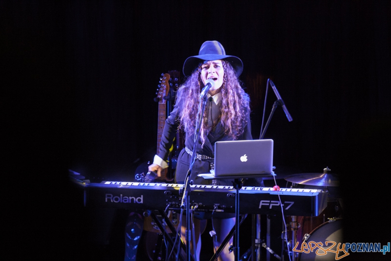 Ania Dąbrowska (26.04.2015) Centrum Kongresowo-Dydaktyczne Foto: © lepszyPOZNAN.pl / Karolina Kiraga Ania Dąbrowska (26.04.2015) Centrum Kongresowo-Dydaktyczne Foto: © lepszyPOZNAN.pl / Karolina Kiraga