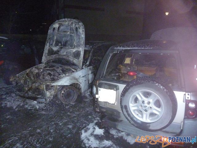 Płonęły samochody w Czerwonaku! Foto: PSP JRG 8 Płonęły samochody w Czerwonaku! Foto: PSP JRG 8