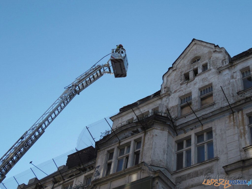 Kamienica się wali, więc zamykają ul. Matejki Foto: lazarz.pl / Janusz Ludwiczak Kamienica się wali, więc zamykają ul. Matejki Foto: lazarz.pl / Janusz Ludwiczak