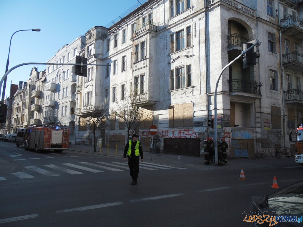 Kamienica się wali, więc zamykają ul. Matejki Foto: lazarz.pl / Janusz Ludwiczak Kamienica się wali, więc zamykają ul. Matejki Foto: lazarz.pl / Janusz Ludwiczak