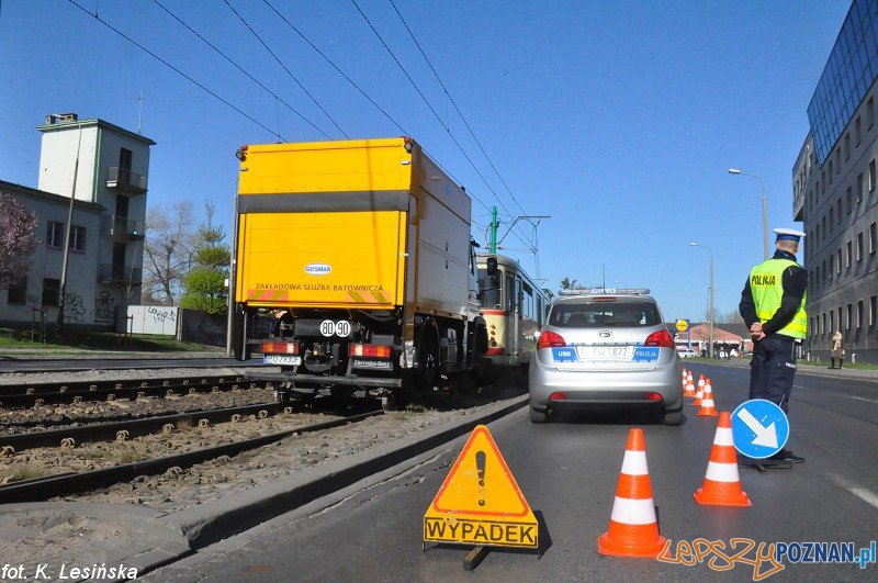 Wypadek na Hetmańskiej - około 30 osób rannych po zderzeniu bimb Foto: MPK / K. Lesińska Wypadek na Hetmańskiej - około 30 osób rannych po zderzeniu bimb Foto: MPK / K. Lesińska