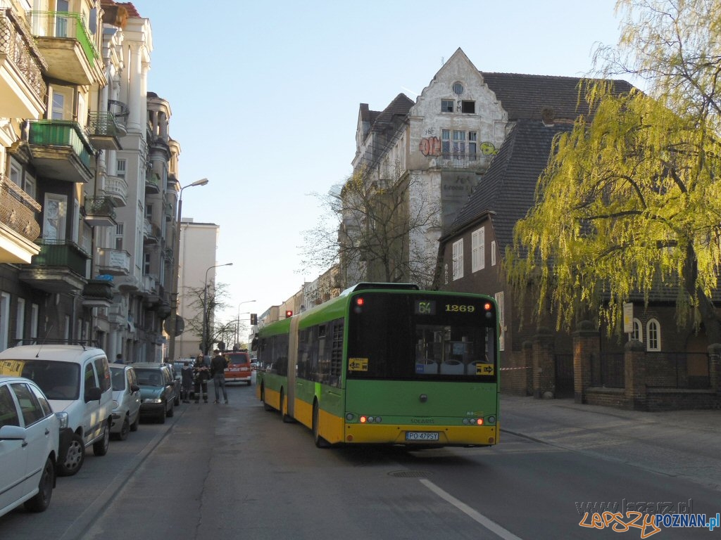 Kamienica się wali, więc zamykają ul. Matejki Foto: lazarz.pl / Janusz Ludwiczak Kamienica się wali, więc zamykają ul. Matejki Foto: lazarz.pl / Janusz Ludwiczak