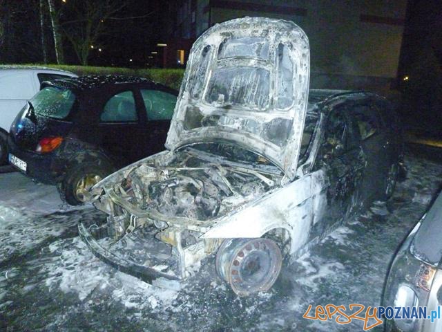 Płonęły samochody w Czerwonaku! Foto: PSP JRG 8 Płonęły samochody w Czerwonaku! Foto: PSP JRG 8