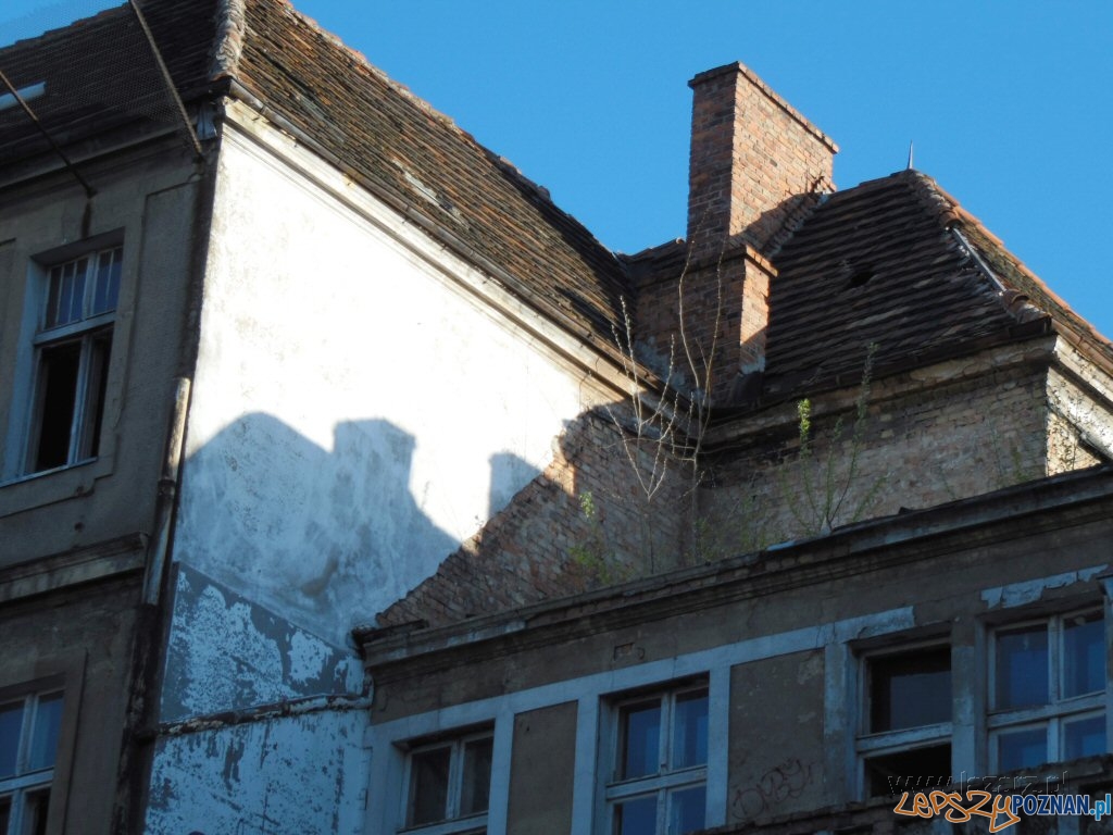 Kamienica się wali, więc zamykają ul. Matejki Foto: lazarz.pl / Janusz Ludwiczak Kamienica się wali, więc zamykają ul. Matejki Foto: lazarz.pl / Janusz Ludwiczak