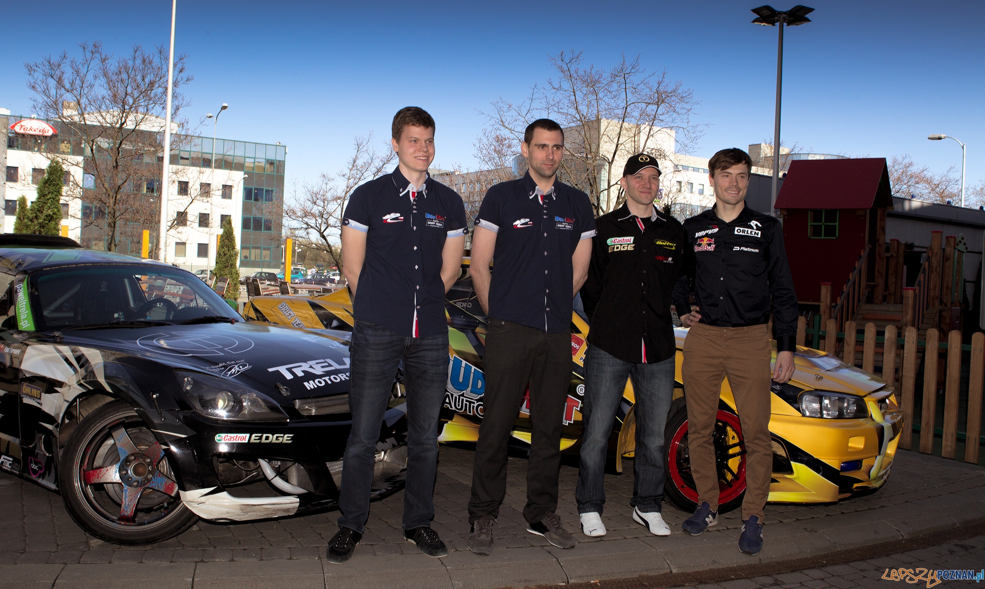 Kierowcy - czekaja nas zawody driftingowe  Foto: Marek_Szarek 