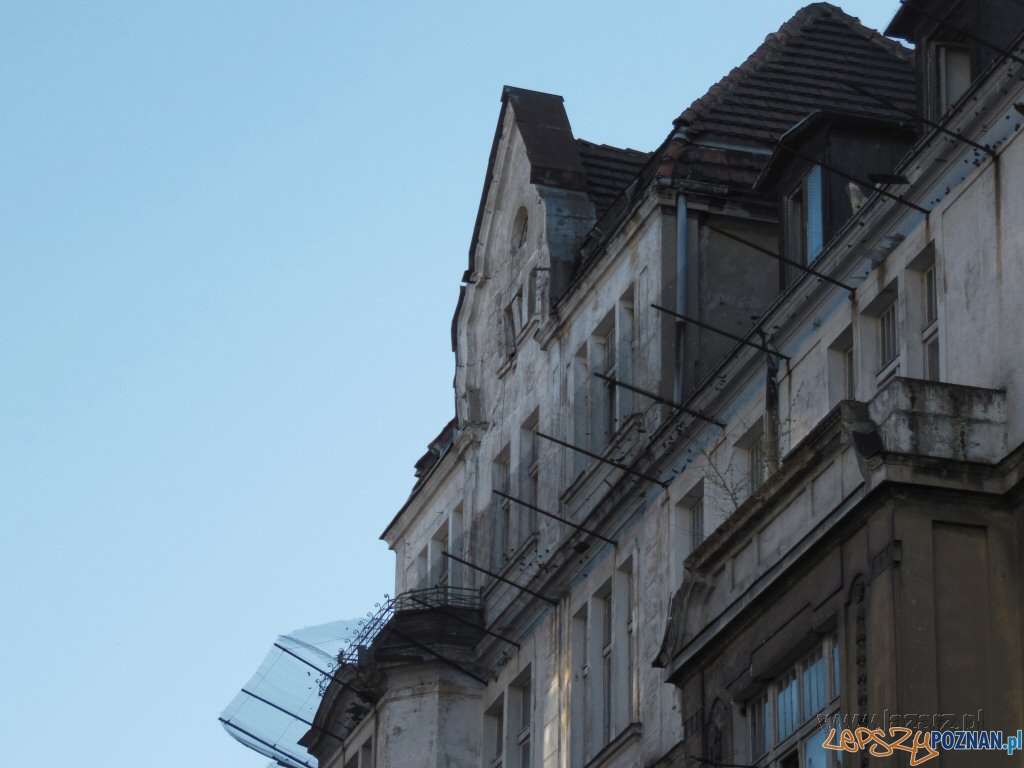 Kamienica się wali, więc zamykają ul. Matejki Foto: lazarz.pl / Janusz Ludwiczak Kamienica się wali, więc zamykają ul. Matejki Foto: lazarz.pl / Janusz Ludwiczak