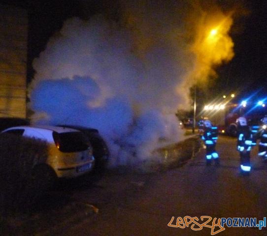 Płonęły samochody w Czerwonaku! Foto: PSP JRG 8 Płonęły samochody w Czerwonaku! Foto: PSP JRG 8