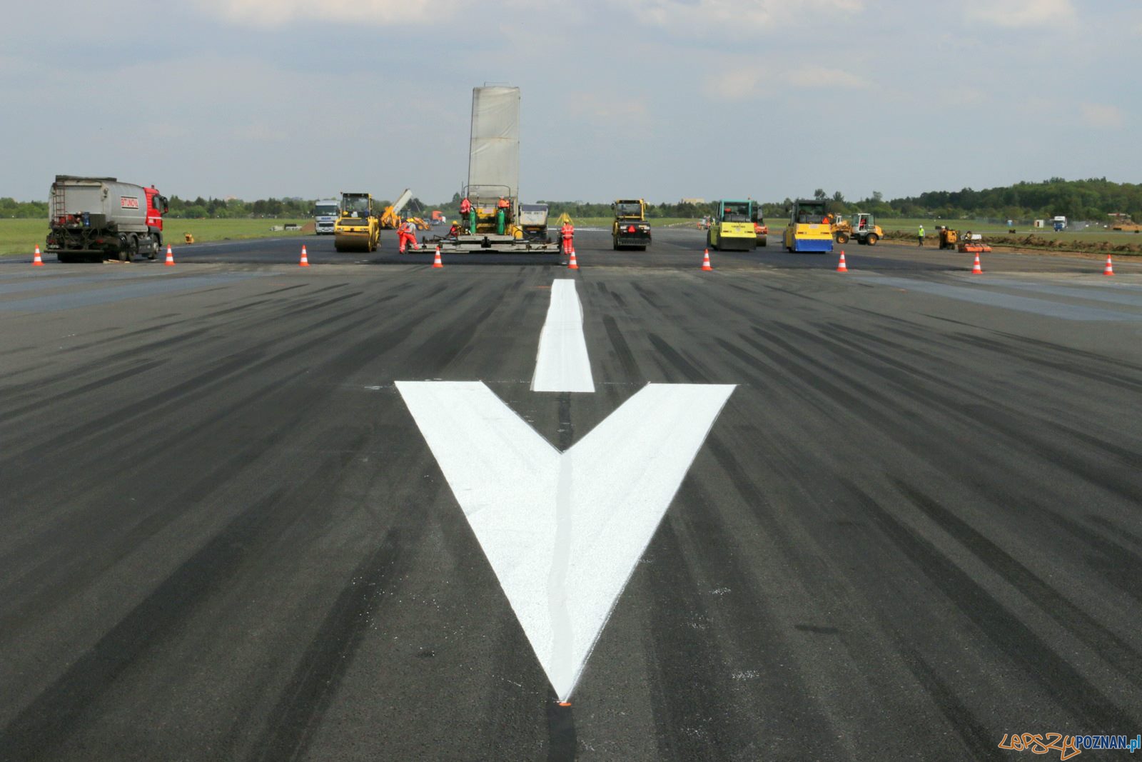 Remont pasa startowego na Ławicy Foto: PL Poznań-Ławica Remont pasa startowego na Ławicy Foto: PL Poznań-Ławica