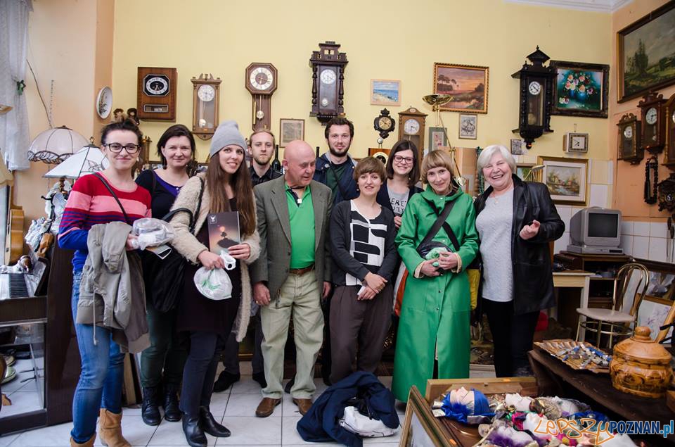 Zawodoznastwo - Kolektyw Kapielisko - sklep z antykami - Rynek łazarski Foto: Mateusz Bieniaszczyk Zawodoznastwo - Kolektyw Kapielisko - sklep z antykami - Rynek łazarski Foto: Mateusz Bieniaszczyk