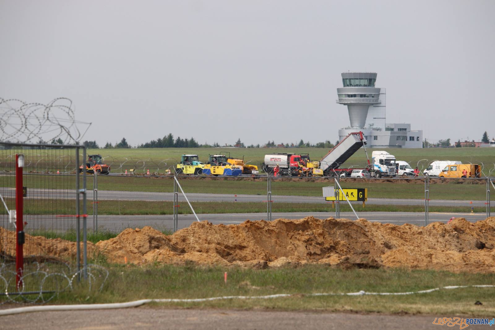 Remont pasa startowego na Ławicy Foto: PL Poznań-Ławica Remont pasa startowego na Ławicy Foto: PL Poznań-Ławica
