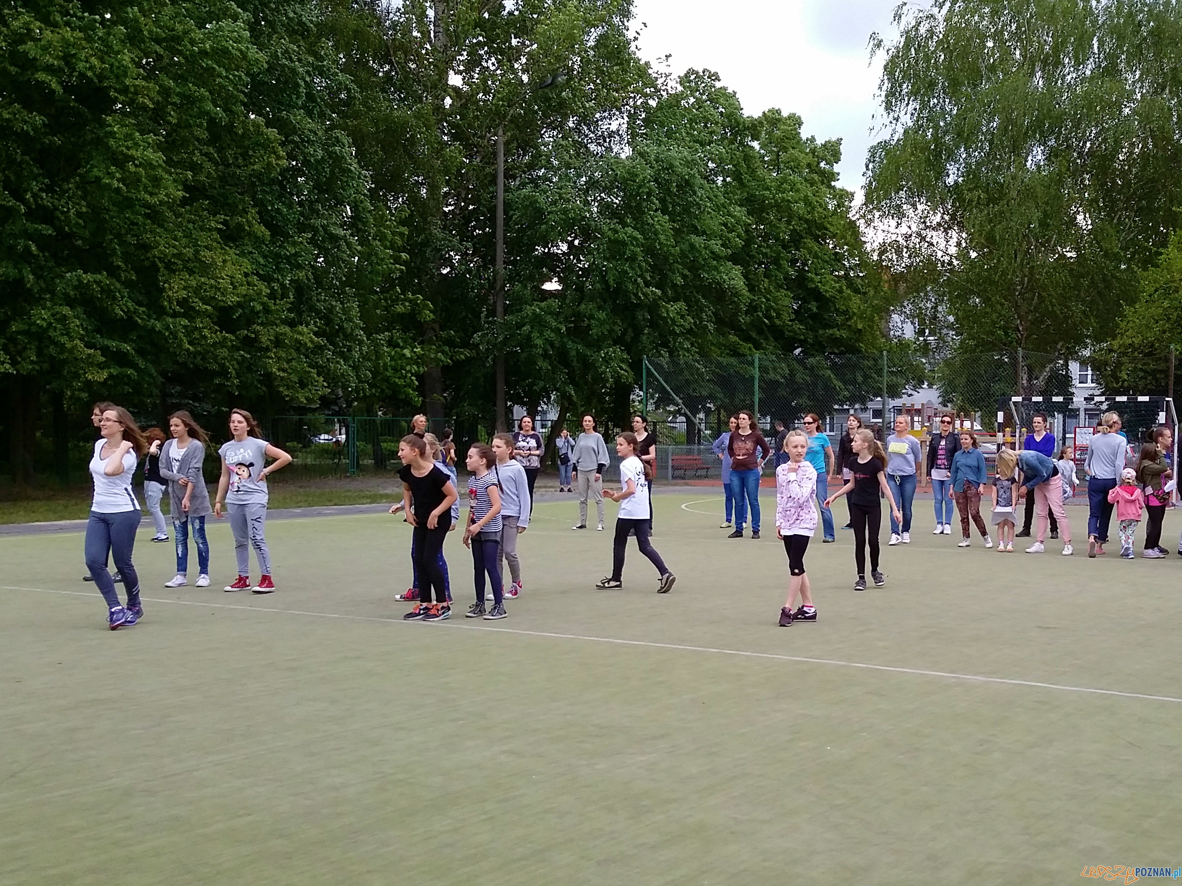 Festyn Szkolny w Antoninku Foto: lepszyPOZNAN.pl / tab Festyn Szkolny w Antoninku Foto: lepszyPOZNAN.pl / tab