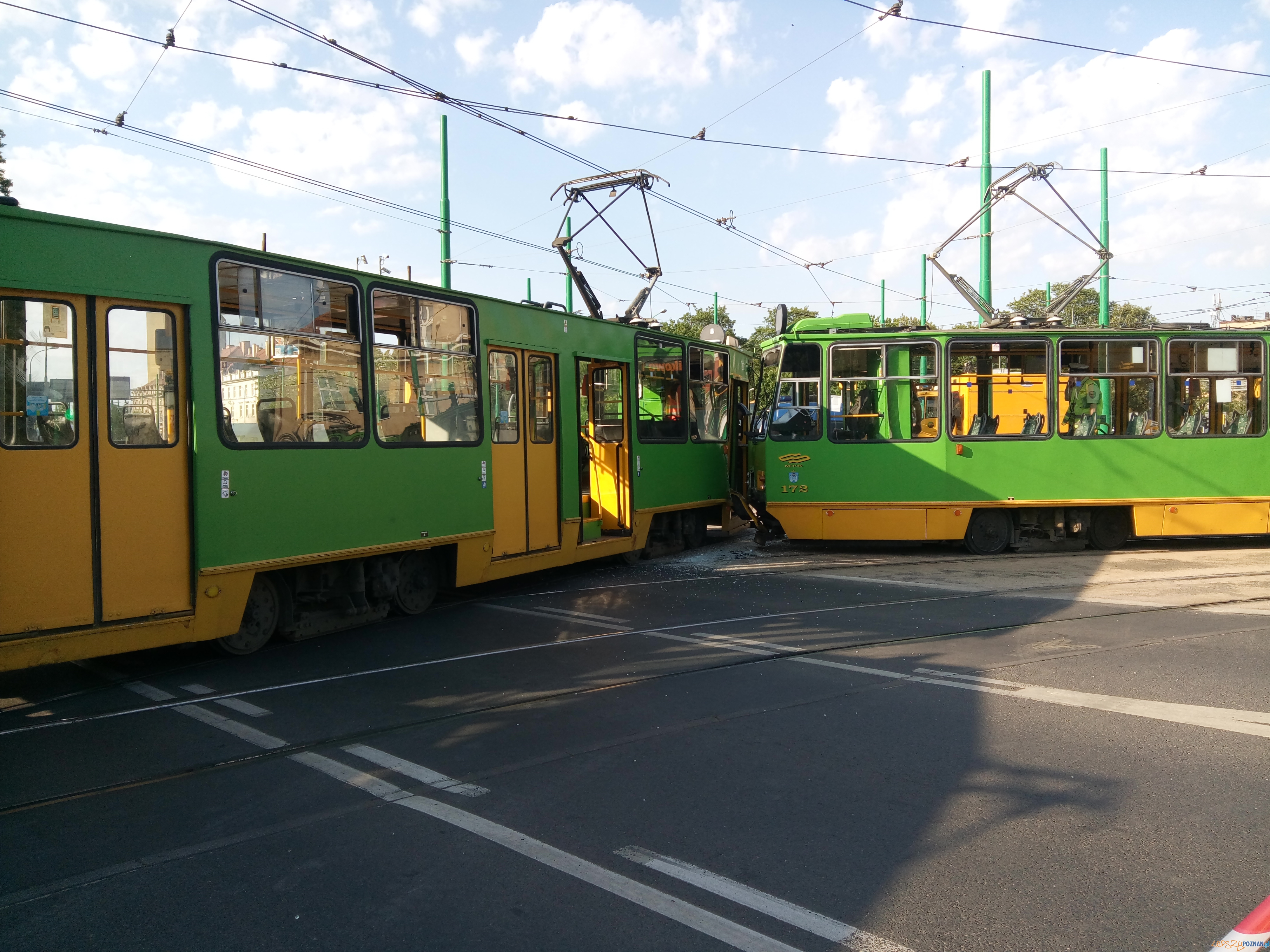 Są ranni po zderzeniu bimb Foto: lepszyPOZNAN.pl / Piotr Rychter Są ranni po zderzeniu bimb Foto: lepszyPOZNAN.pl / Piotr Rychter