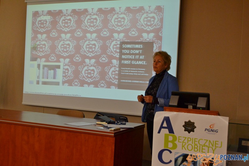 Akademia Bezpiecznej Kobiety - podsumowanie piątej edycji projektu Foto: KW Policji w Poznaniu Akademia Bezpiecznej Kobiety - podsumowanie piątej edycji projektu Foto: KW Policji w Poznaniu