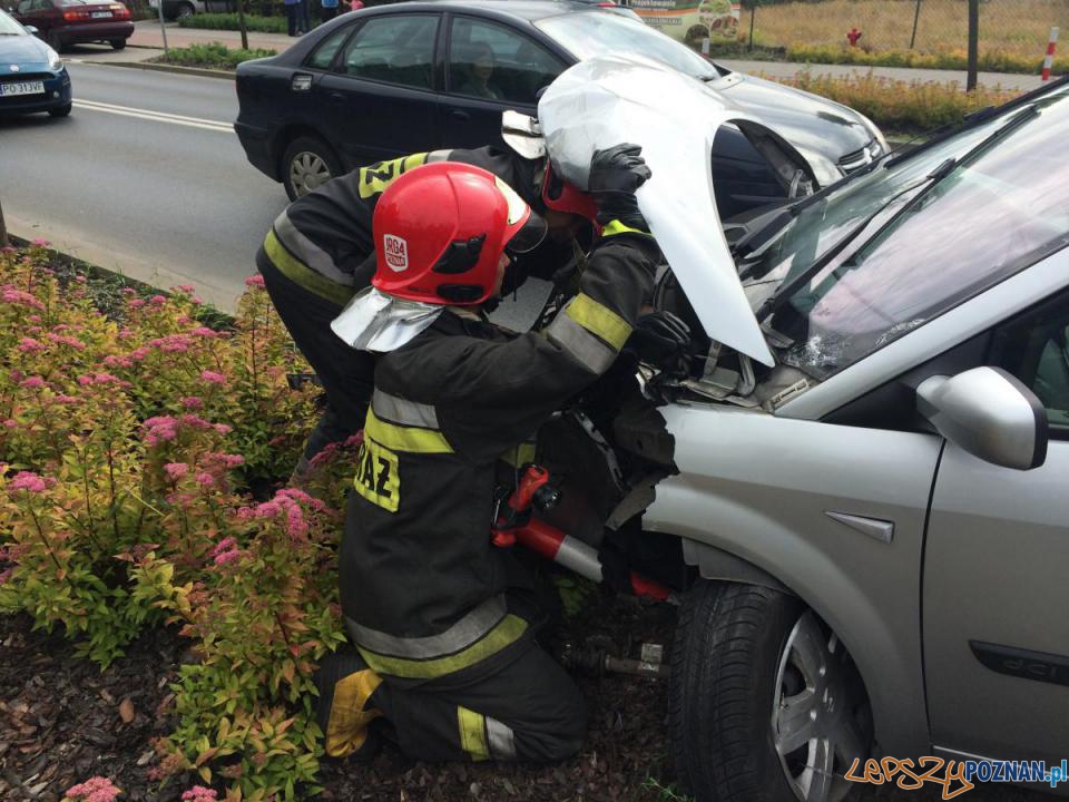 Wypadki na drogach Foto: PSP w Poznaniu JRG-4 Wypadki na drogach Foto: PSP w Poznaniu JRG-4