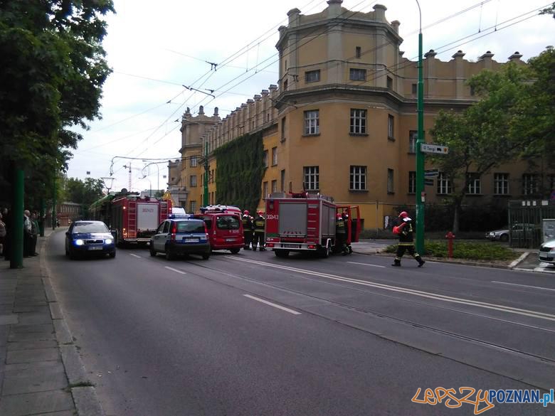 Zderzenie na Grunwaldzkiej – zmarł motocyklista Foto: PSP w Poznaniu Zderzenie na Grunwaldzkiej – zmarł motocyklista Foto: PSP w Poznaniu