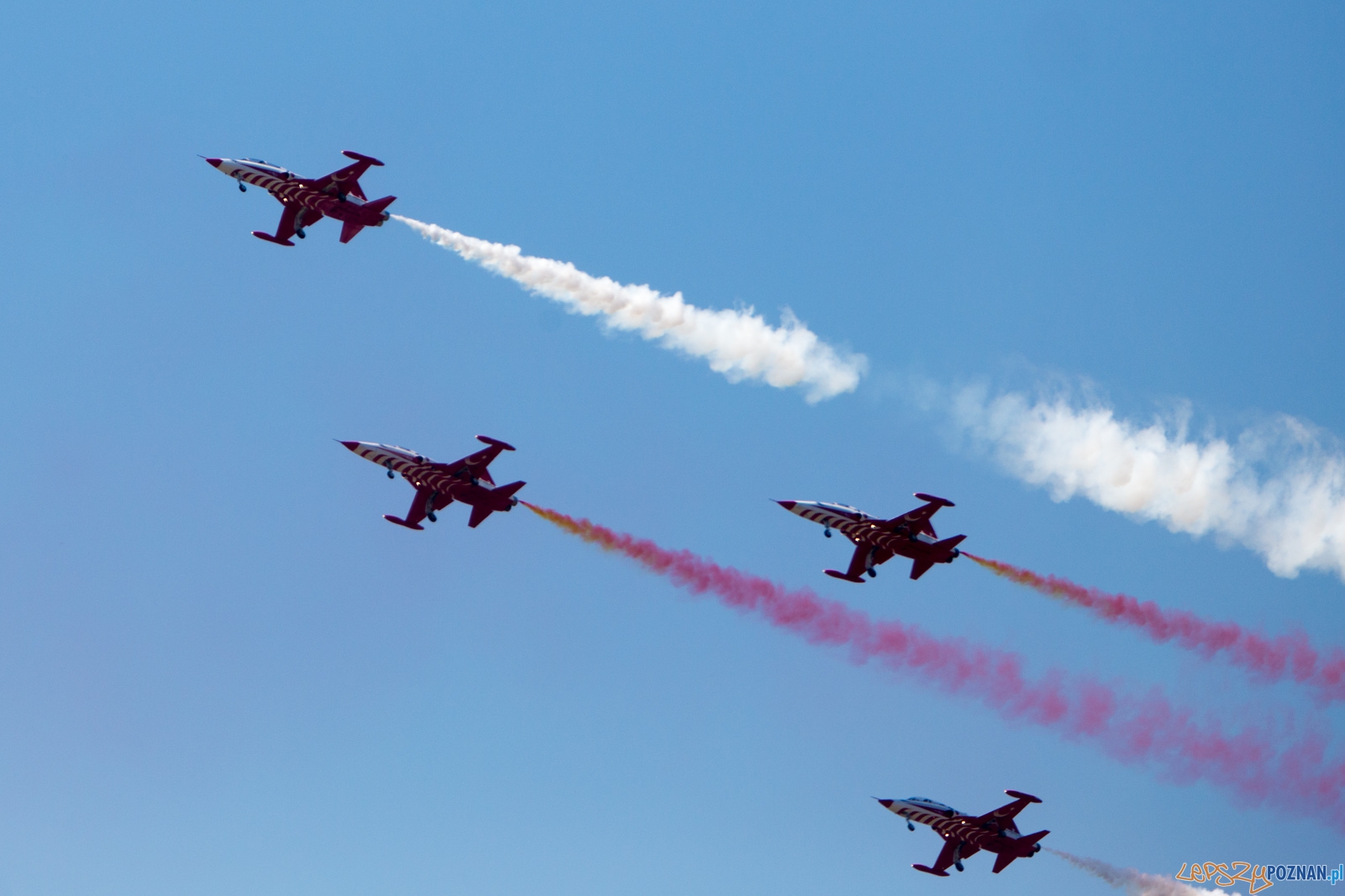 Aerofestival 2015 - Turkish Stars (Türk Yıldızları) Foto: lepszyPOZNAN.pl /Piotr Rychter Aerofestival 2015 - Turkish Stars (Türk Yıldızları) Foto: lepszyPOZNAN.pl /Piotr Rychter