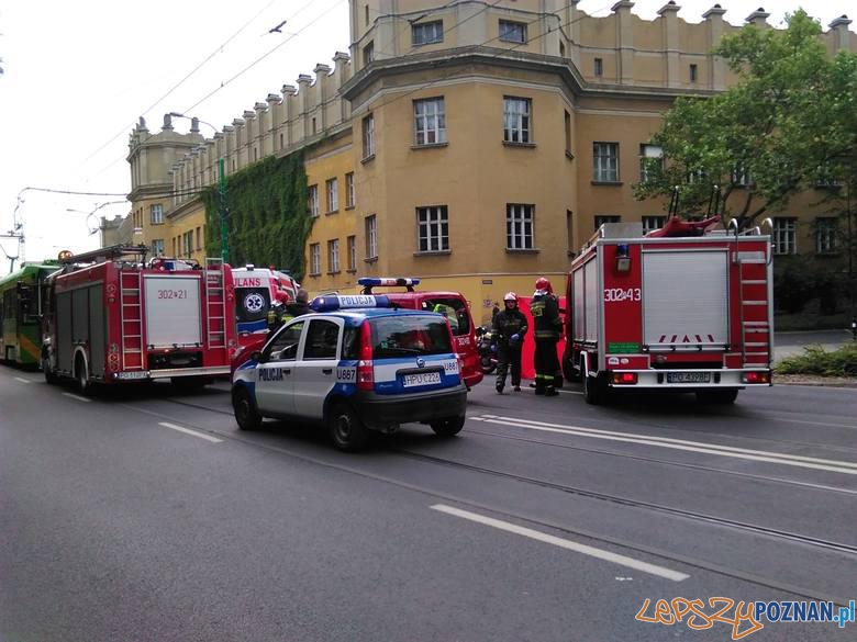 Zderzenie na Grunwaldzkiej – zmarł motocyklista Foto: PSP w Poznaniu Zderzenie na Grunwaldzkiej – zmarł motocyklista Foto: PSP w Poznaniu